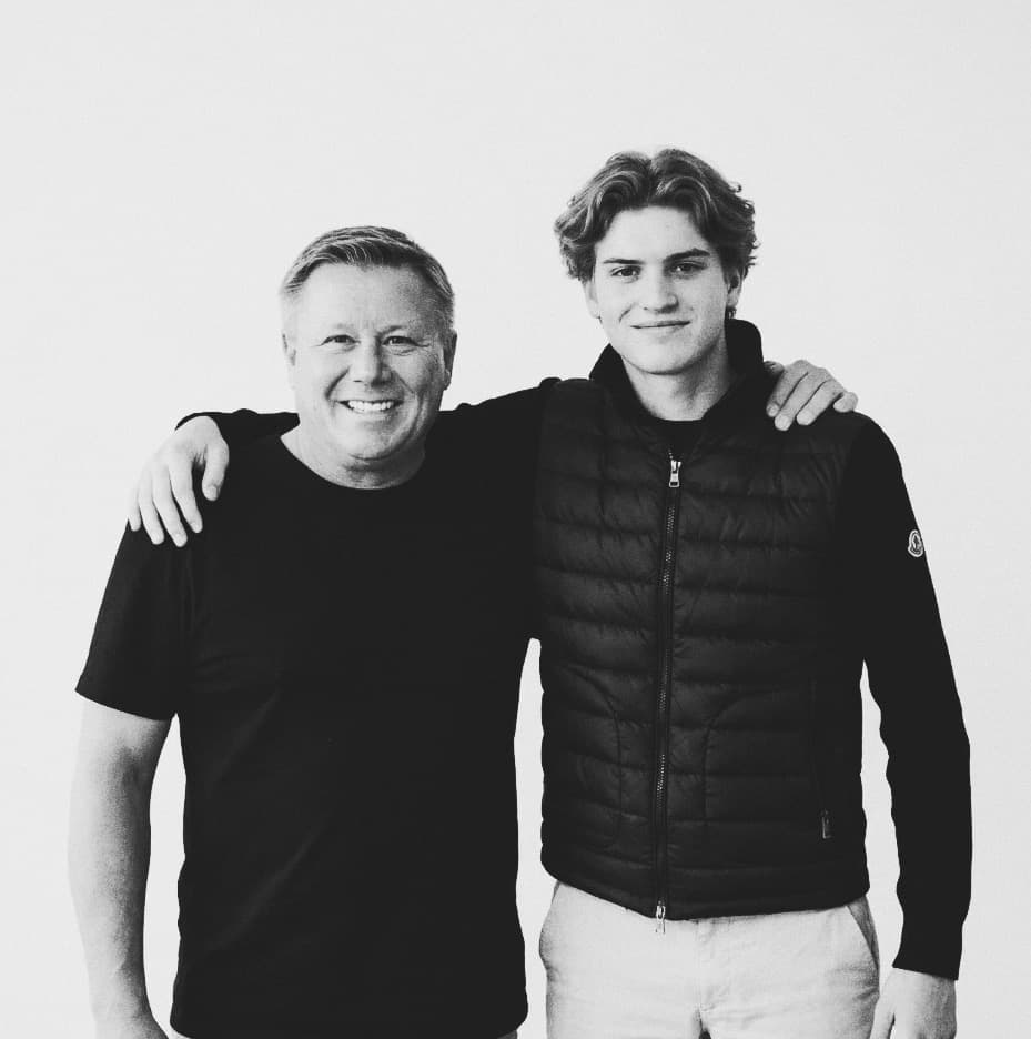 Bela mit seinem Vater